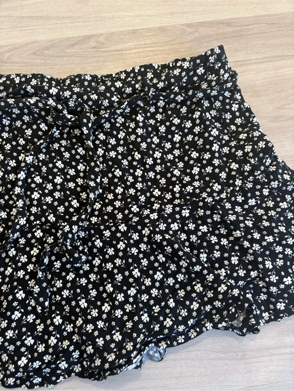Black Floral Ruffle Mini Skort - Picture 8 of 8